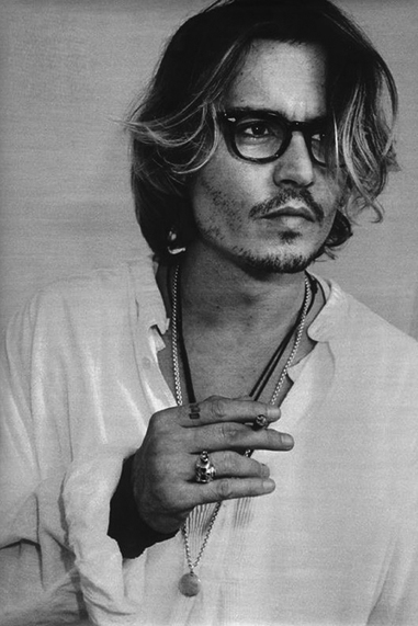 Johnny Depp black and white famous human design Manifestor